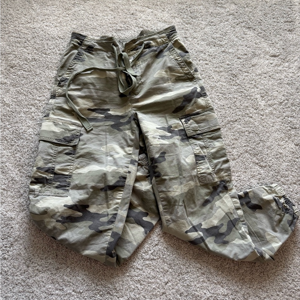 American Eagle Outfitters Green Camouflage Shorts